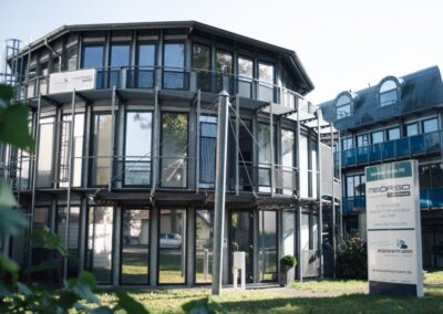 Impressionen vom MB&ouml;rso Computer GmbH Standort in Paderborn - Au&szlig;enansicht Firmengeb&auml;ude an der Detmolder Stra&szlig;e